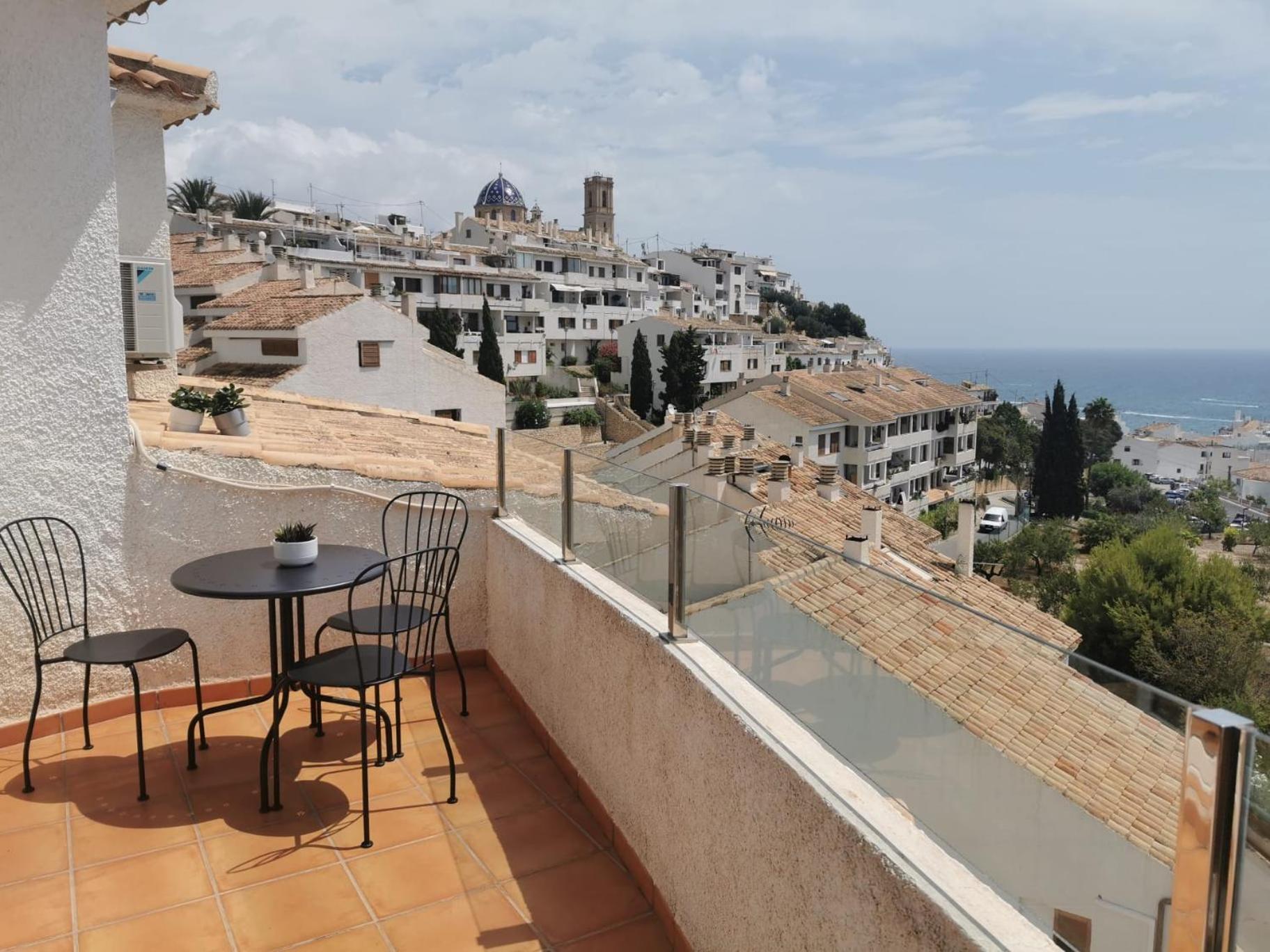 Atico-Duplex Con Vistas Al Mar Y Casco Antiguo En Alteaアパートメント エクステリア 写真